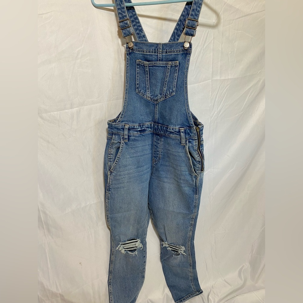 Old navy women’s size 2 overalls
